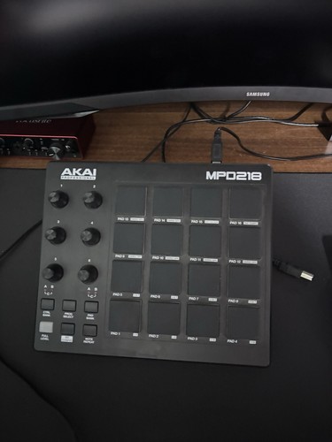 Akai mpd218 - akai,