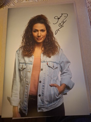 Foto autografa amy mussul soko - foto,