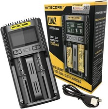 NITECORE UM2 Caricabatterie Universale per Li-Ion / LiFePO4 / Ni-Mh / Ni-Cd