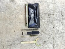 KIT ATTREZZI ORIGINALE PER APRILIA SPORTCITY 125 DEL 2005 (e52030)