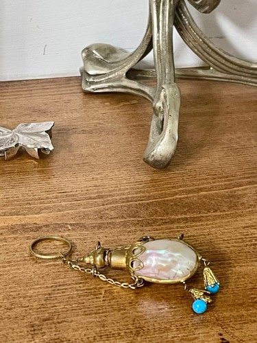Antique mother pearl scent - antique, of