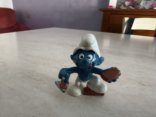 Puffo schleich peyo - peyo, muratore