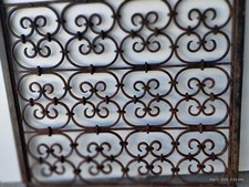 Antica griglia in ferro