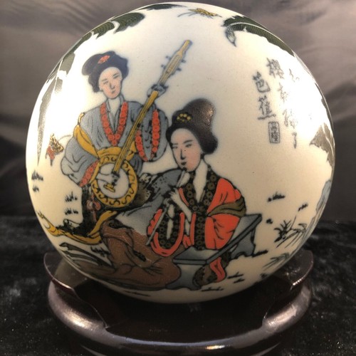 Scultura sfera geisha