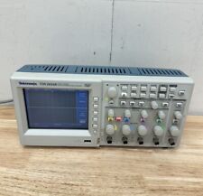 Oscilloscopio digitale Tektronix TDS2024B usato 200 MHz 2GS/s US Free Tax