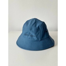 Cappello a secchiello Stone Island in pile nylon impermeabile nuovo con etichetta