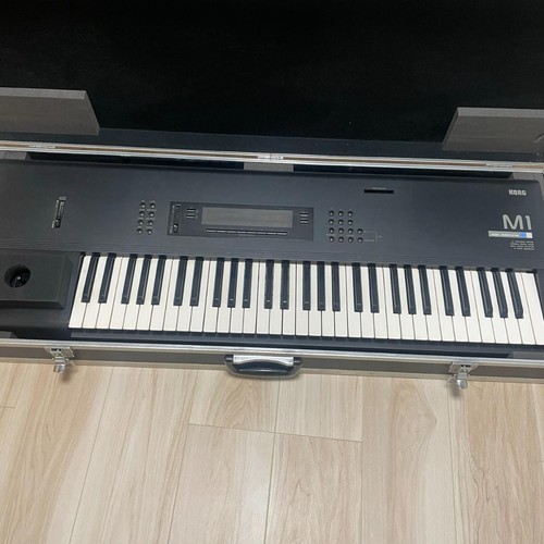 Korg music workstation - m1,