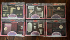 Mobili per casa delle bambole