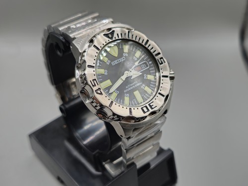 Seiko black monster serie - black, 1°