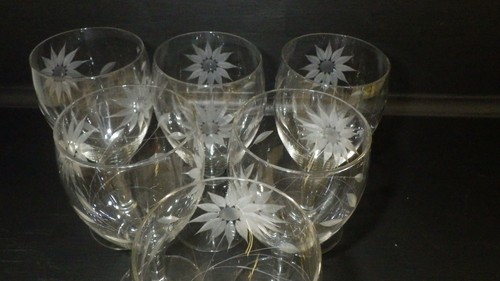 Bicchieri calici acqua