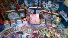 50 Carte Yu-Gi-Oh + 1 Booster Nuovo a Scelta + Holos Rare ecc Collezione Deck