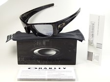 Occhiali da sole Oakley Fuel Cell History testo Monster Dog Minute Batwolf Ten Tribal