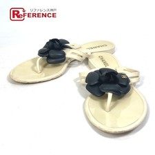 Rari sandali Chanel piatti