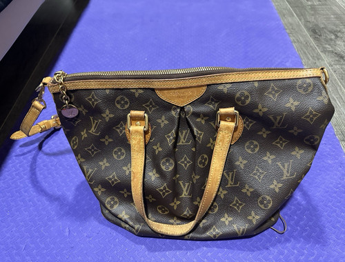 Louis vuitton monogram - louis,