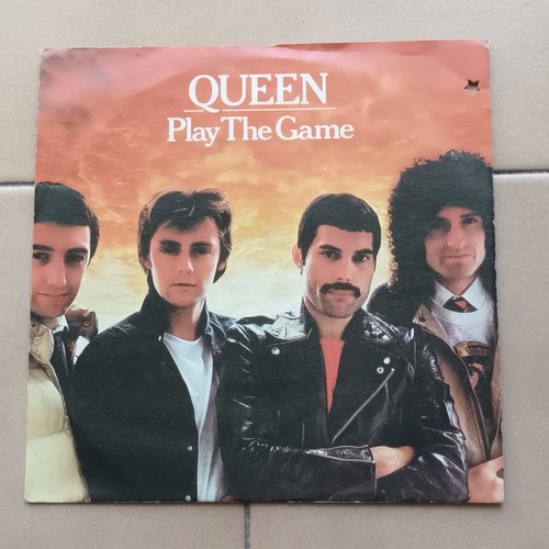 Queen play the game human - game/a,