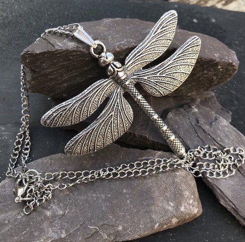 Collana libellula ciondolo - , su