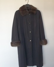 Trench blu taglia 46/48 imbottita in vera pelliccia usata pochissimo