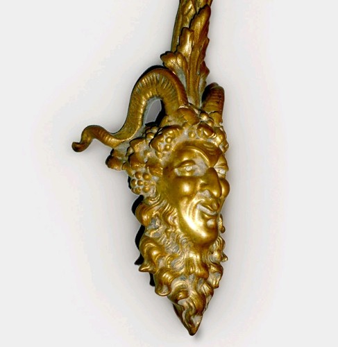 Una splendida antica applique