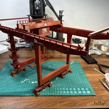 Modellino scala N gru a