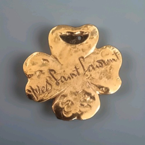 Pendentif yves saint laurent - yves,