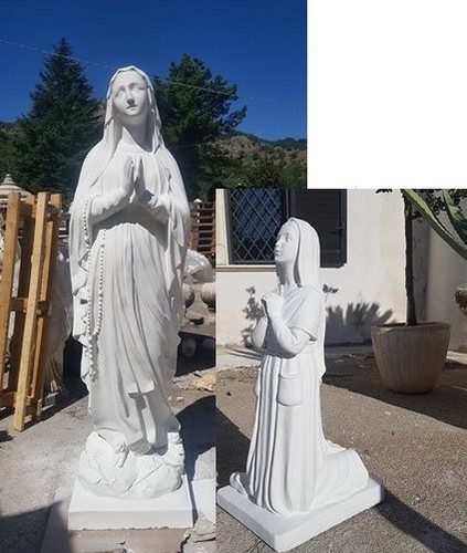 Statua scultura della madonna - della,