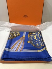 CARRÉ FOULARD HERMÈS LES