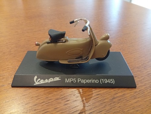 Vespa mp5 paperino - paperino., scala