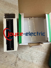 1pcs Schneider modulo PLC