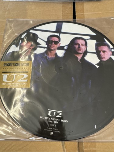 Red hill mining town - u2,
