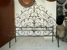 Letto matrimoniale in ferro battuto riccioli e foglie marrone oro rame