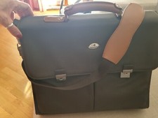 Borsa Samsonite in tessuto marrone. Nuova senza etichetta