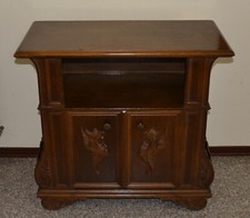 VECCHIO TAVOLINO PORTA TV / RIVISTE CON ROTELLE, DOPPIE ANTE  [SA-CS]