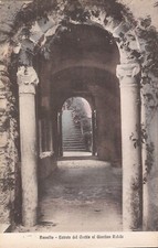Ravello, ITALIA - Cortile al