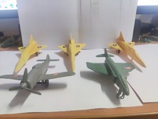Lotto 5 Aerei da Guerra Giocattolo in Plastica.