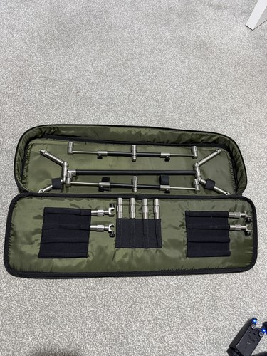 Summit tackle low pro - tackle, pod