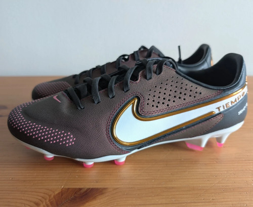 Taglia scarpe da calcio - 7,5,