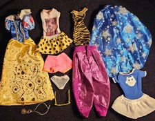 Lotto 10 pezzi di vestiti e accessori Barbie o come Barbie *eBay Best*