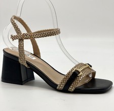 Scarpe sandali con morsetto