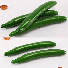 Cetriolo in schiuma realistico