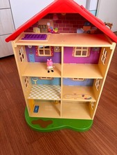 Casa Peppa Pig con un personaggio