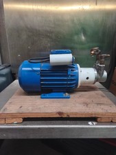 POMPA PER TRASFERIMENTO LIQUIDO FREON PORTATA 300 LT POMPA NUERT IN TEFLON