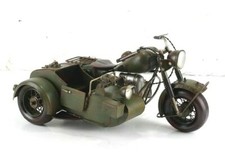 Modellino in latta di moto