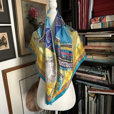 Sciarpa quadrata multicolore