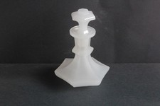 Flacone profumo opalino bianco