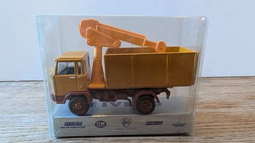 Old cars camion benne - 1/43,