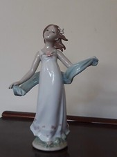 Porcellana LLADRO  "BREZZA