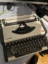 Macchina Da Scrivere Vintage AEG OLYMPIA Traveller De Luxe S