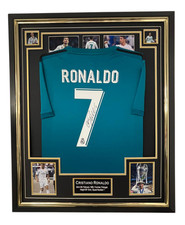 ** Rara maglia autografata