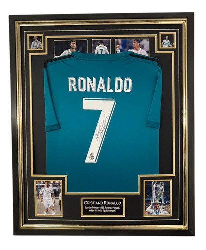 Rara maglia autografata - **,