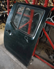 82100EB30J Porta post. DX NISSAN NAVARA (D40) 2.5 dCi Double Cab Pick-up